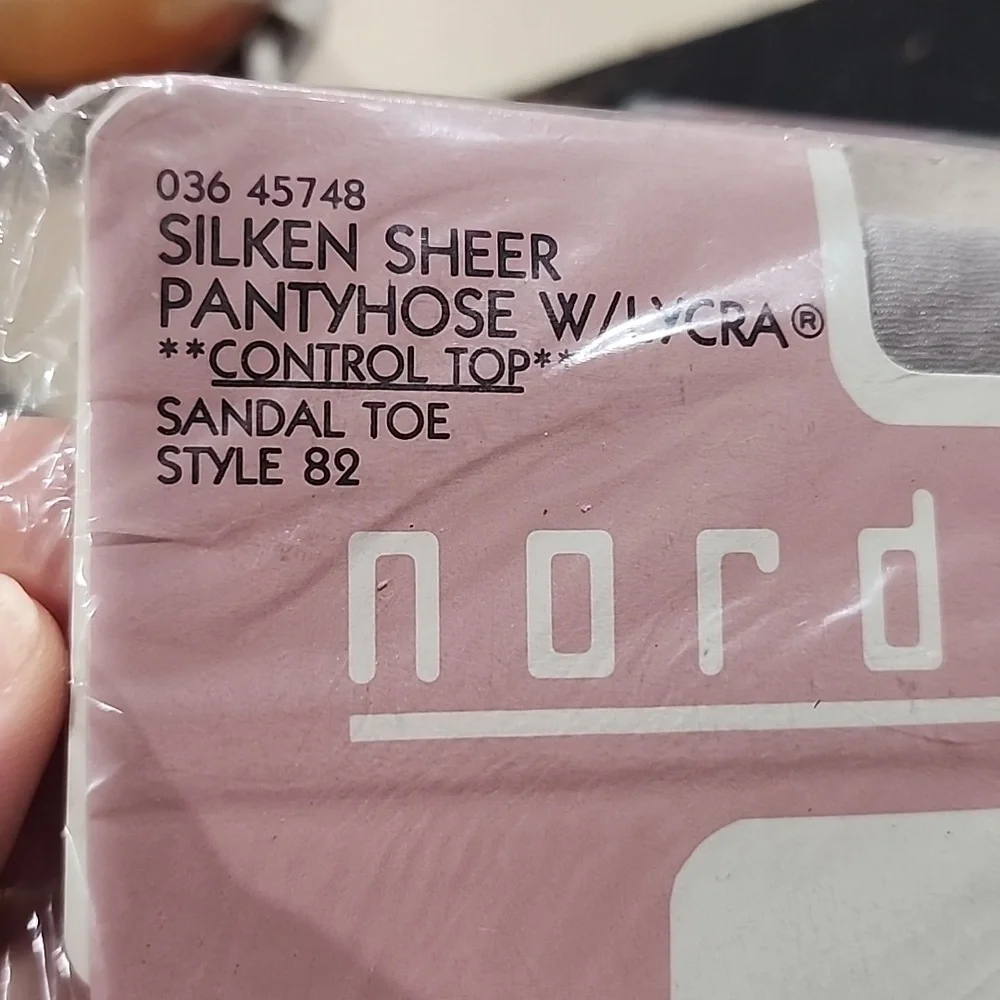 Nordstrom Vintage Silken Sheer W/Lycra Pantyhose Grey Dove Size B 🔥